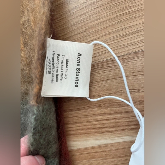 Acne Studios scarf - Picture 7 of 7